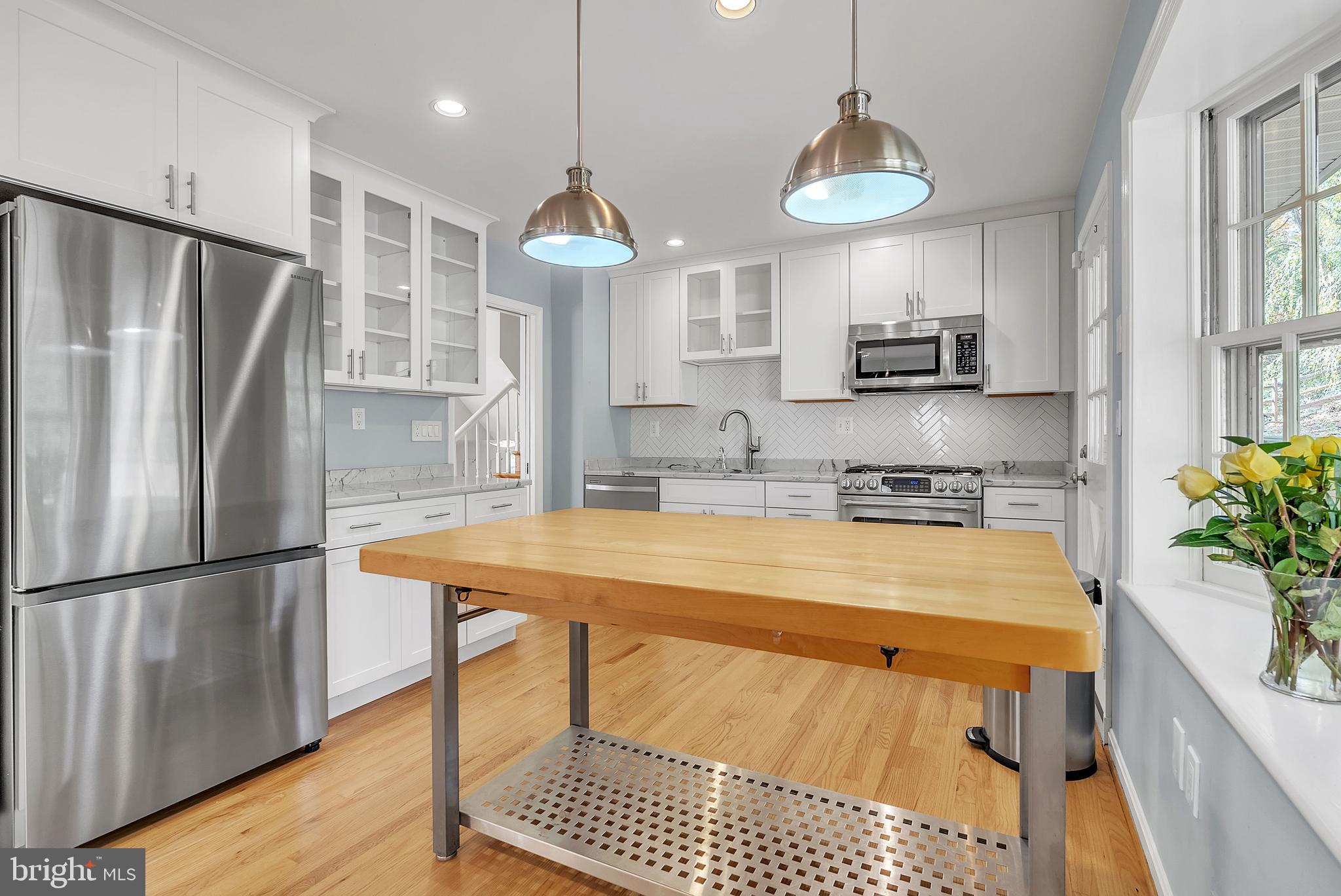 2124 EDGEWATER PARKWAY