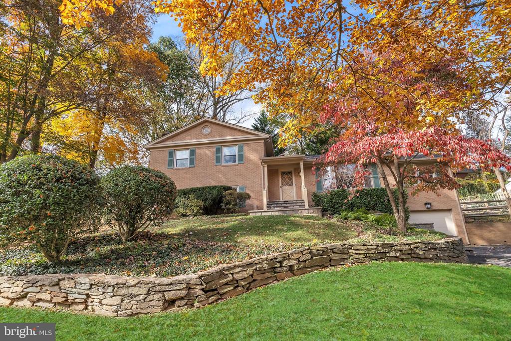 2124 EDGEWATER PARKWAY
