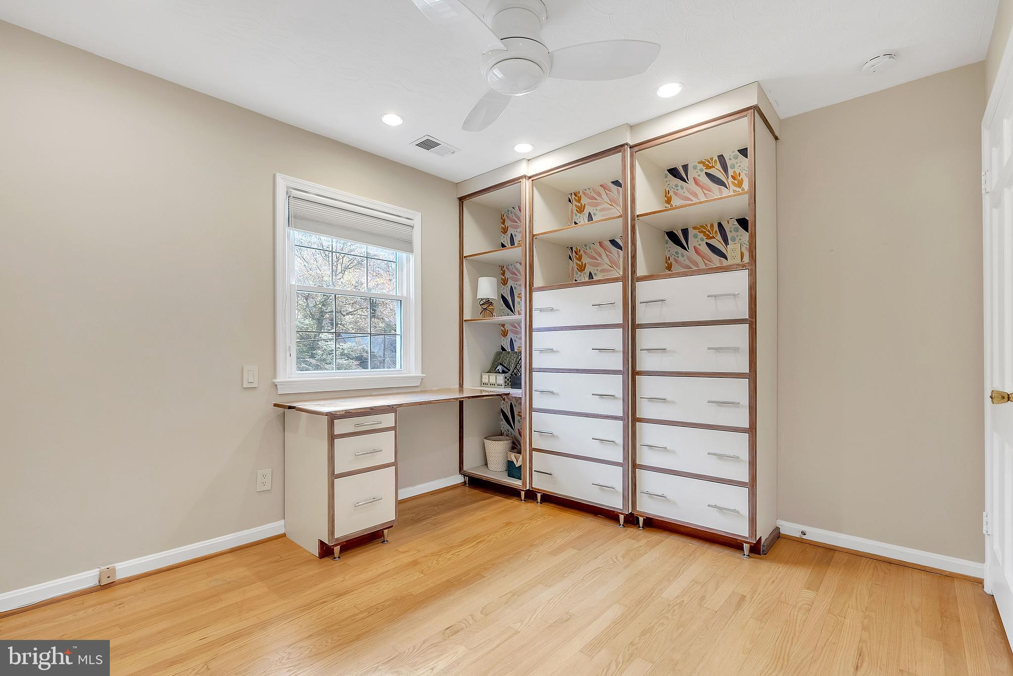 2124 EDGEWATER PARKWAY