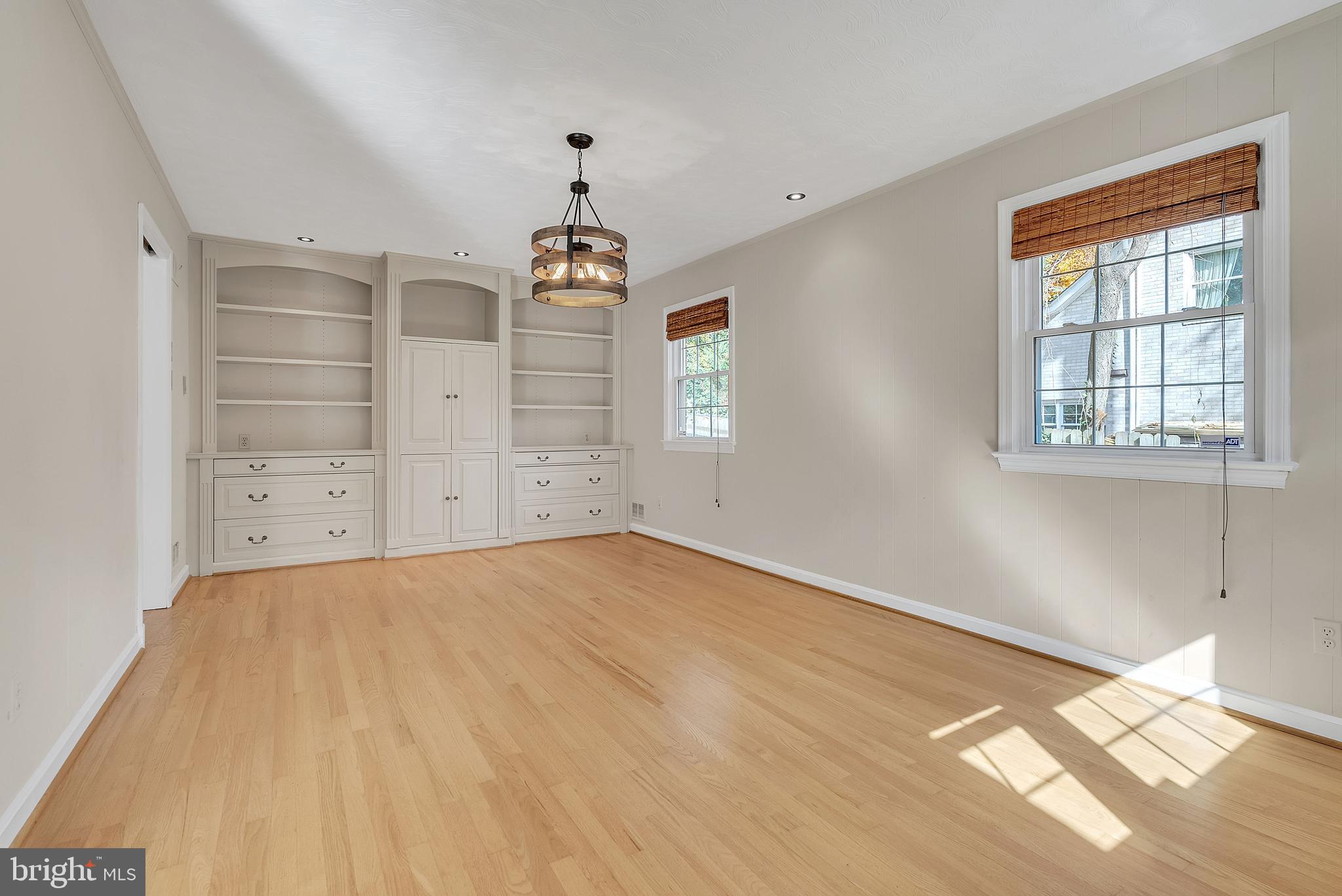 2124 EDGEWATER PARKWAY