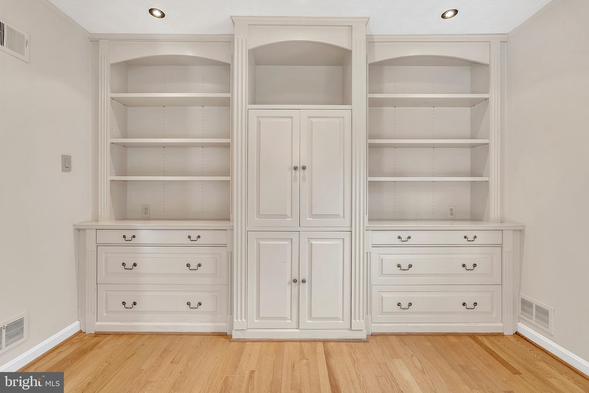 2124 EDGEWATER PARKWAY