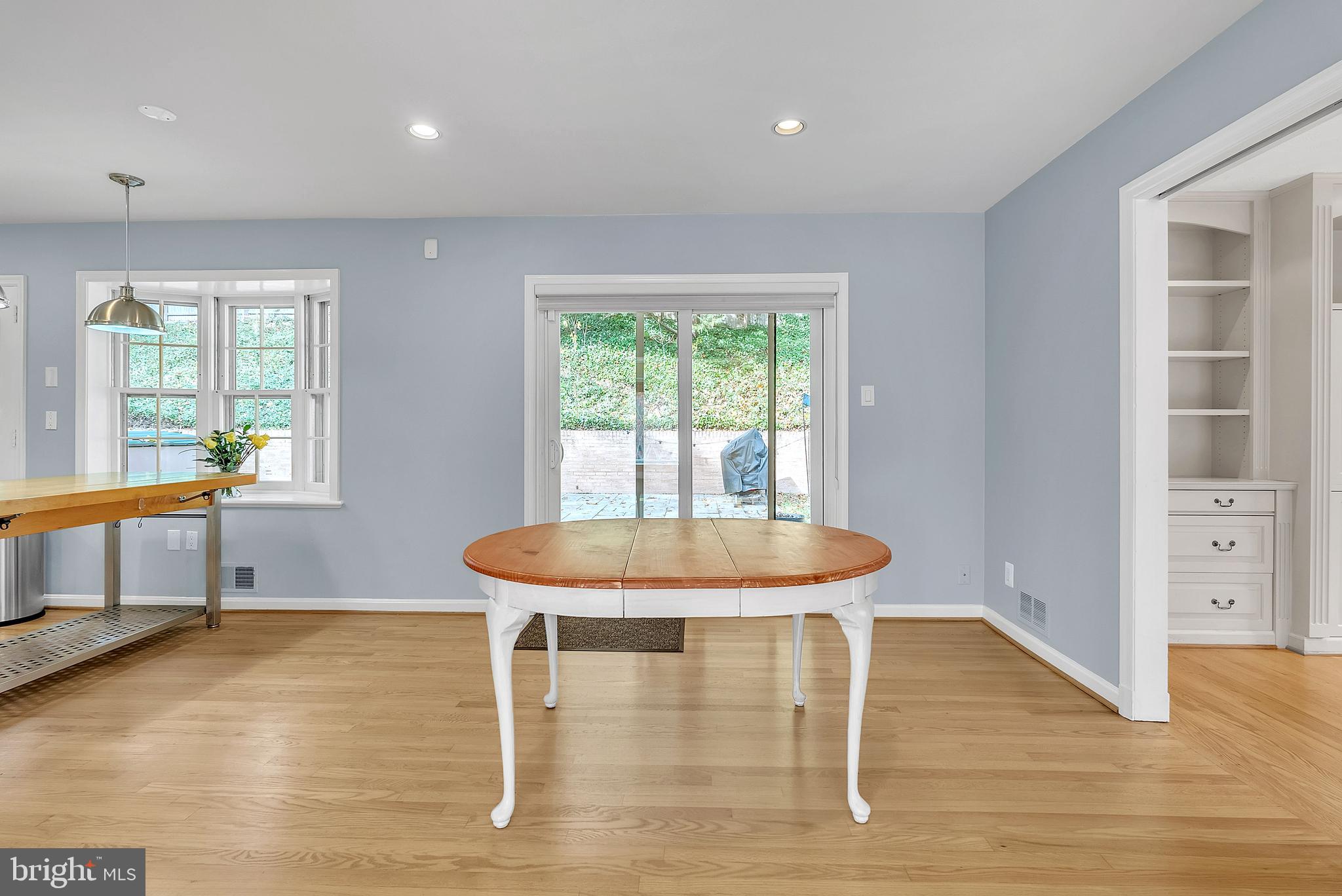 2124 EDGEWATER PARKWAY