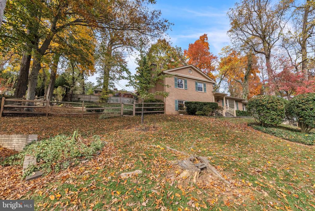 2124 EDGEWATER PARKWAY