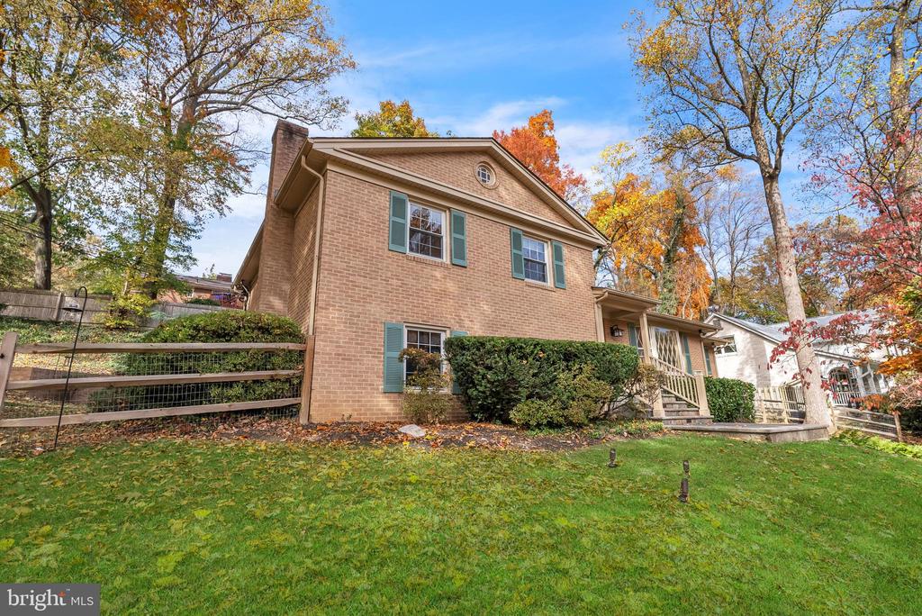 2124 EDGEWATER PARKWAY