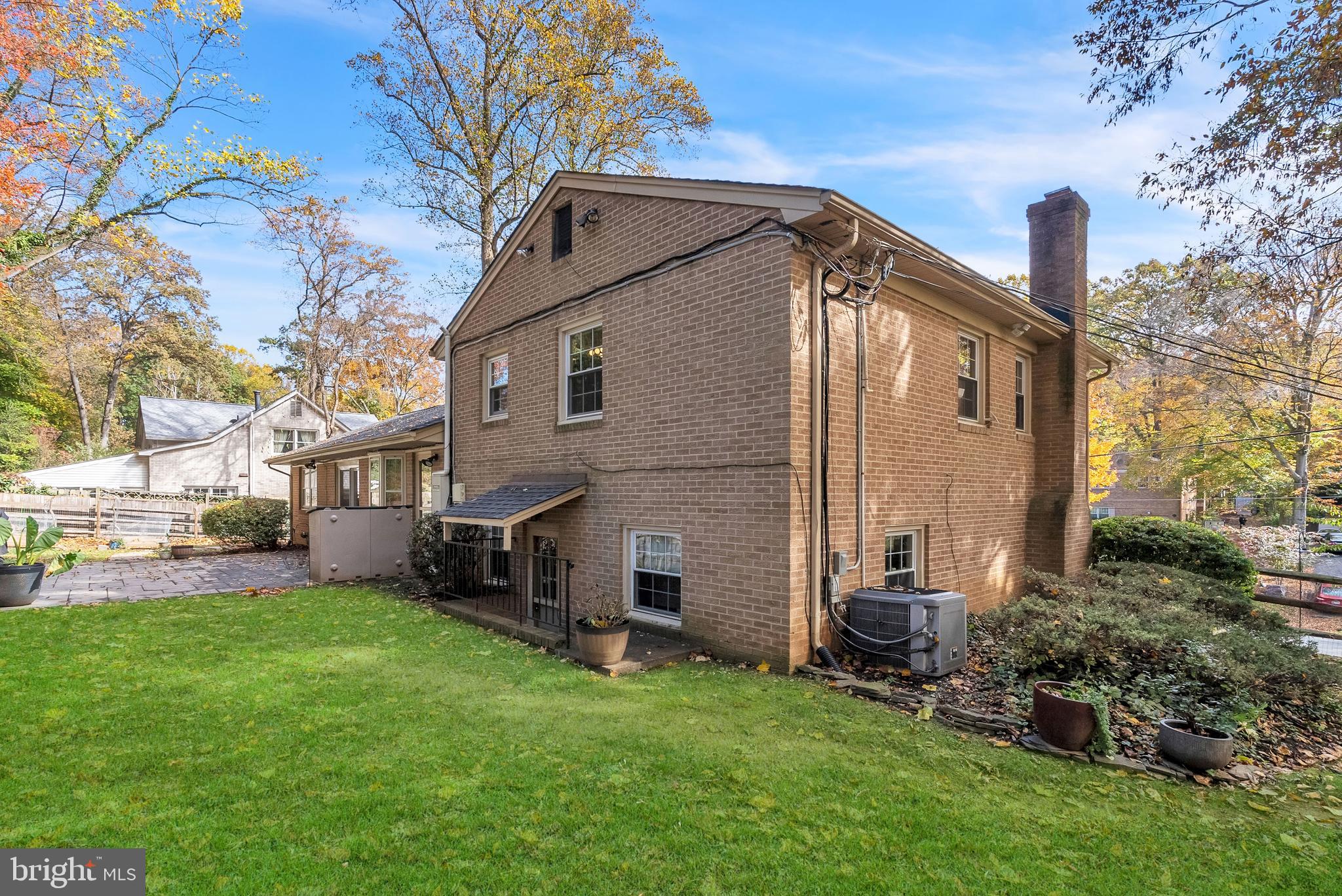 2124 EDGEWATER PARKWAY