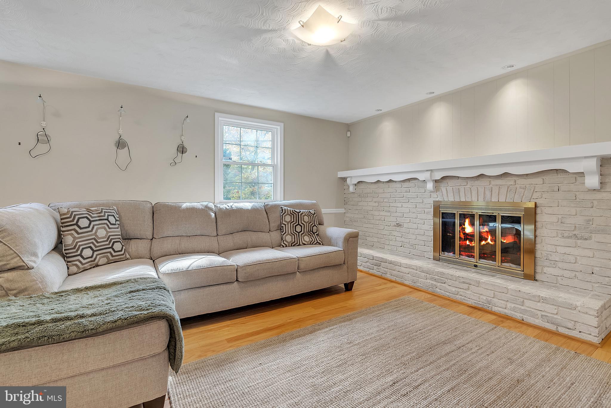 2124 EDGEWATER PARKWAY