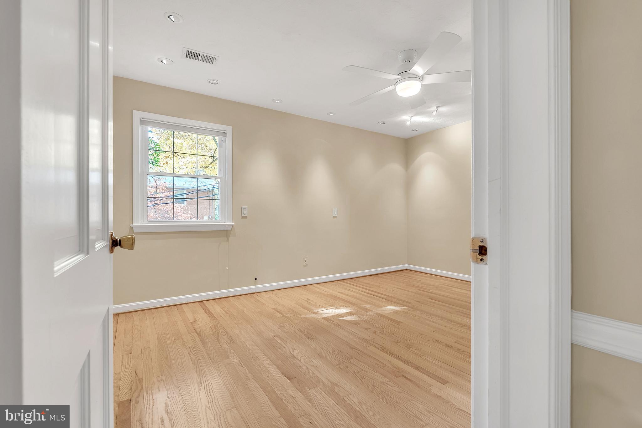 2124 EDGEWATER PARKWAY