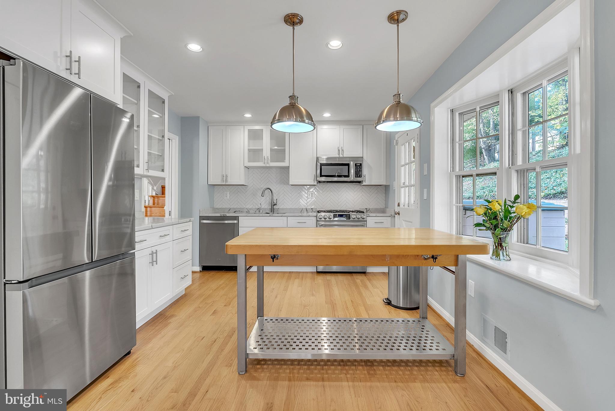 2124 EDGEWATER PARKWAY