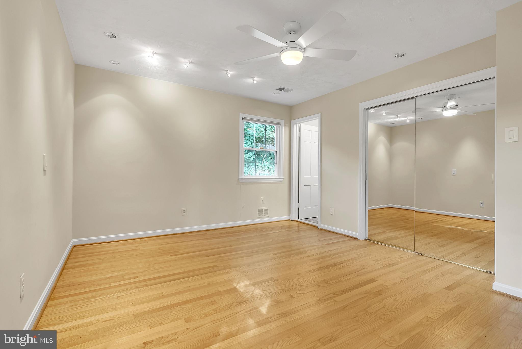 2124 EDGEWATER PARKWAY