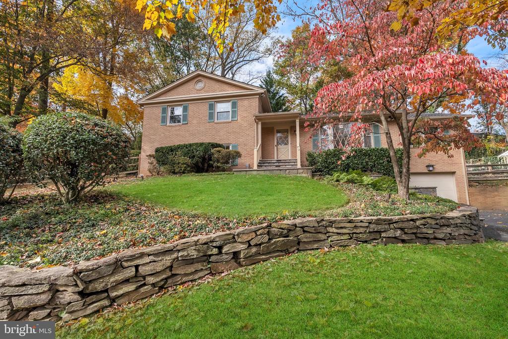 2124 EDGEWATER PARKWAY
