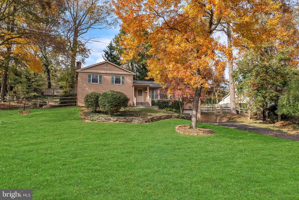 2124 EDGEWATER PARKWAY