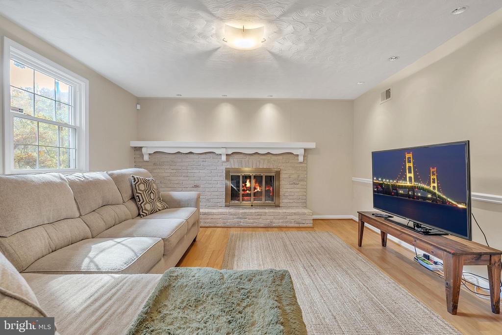 2124 EDGEWATER PARKWAY