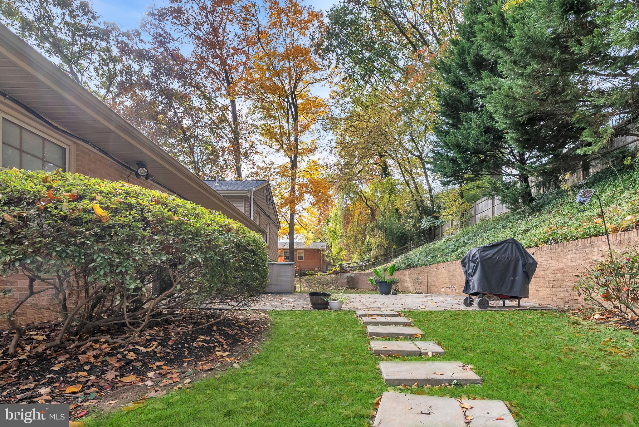 2124 EDGEWATER PARKWAY