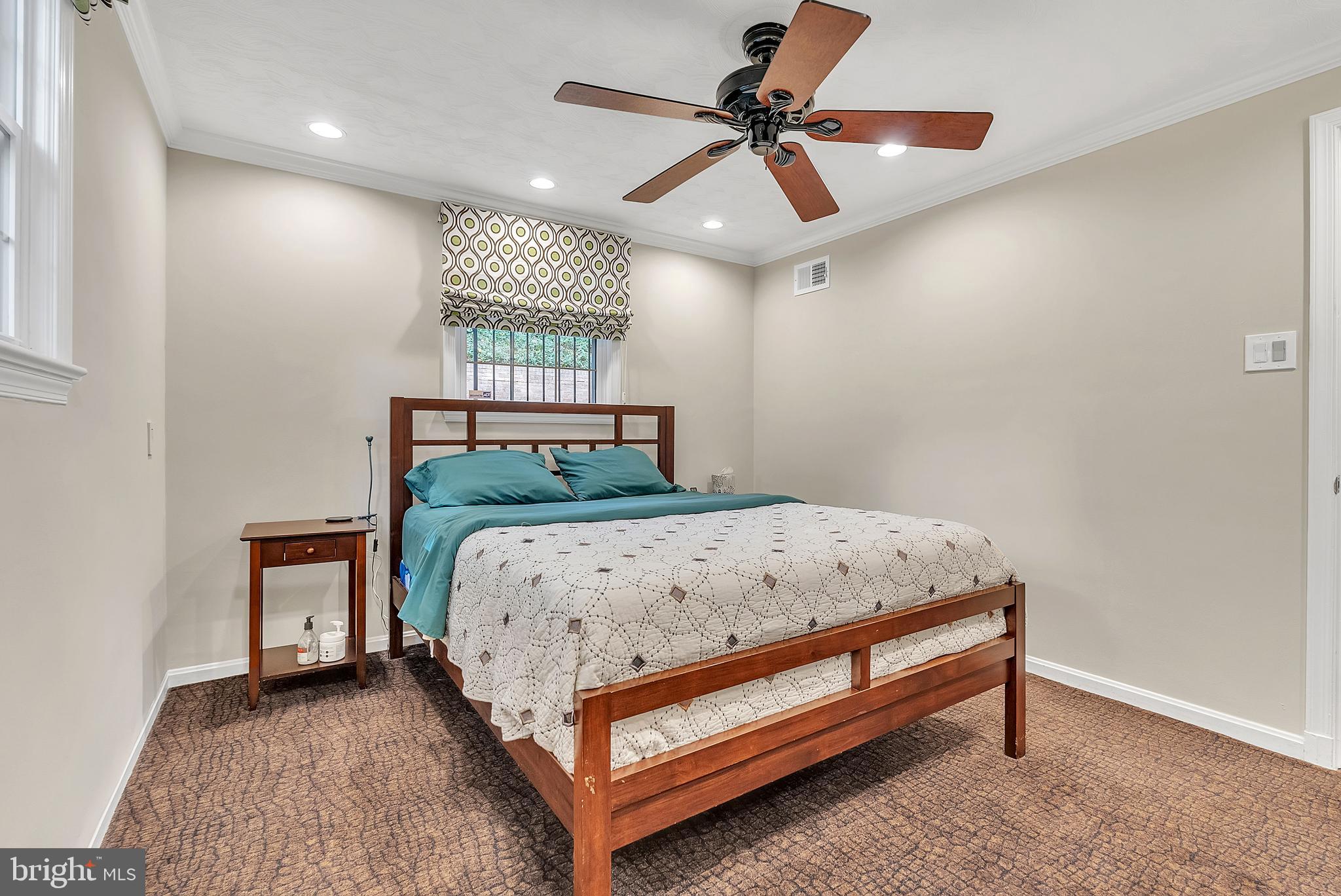 2124 EDGEWATER PARKWAY