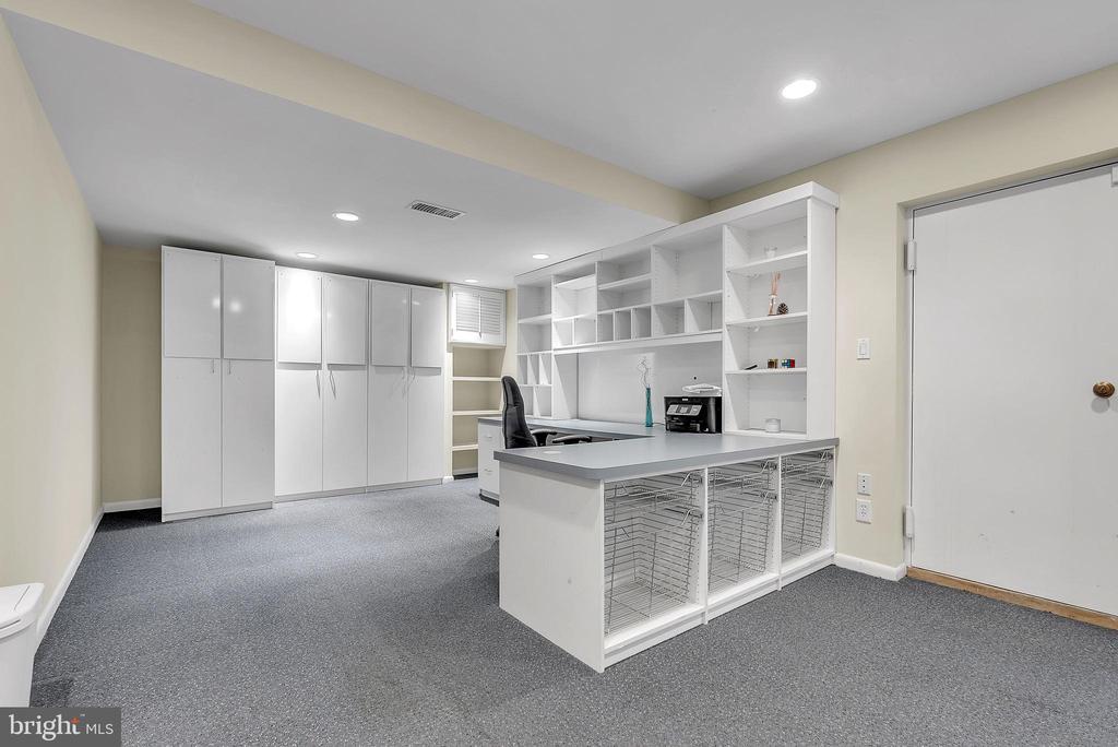 2124 EDGEWATER PARKWAY