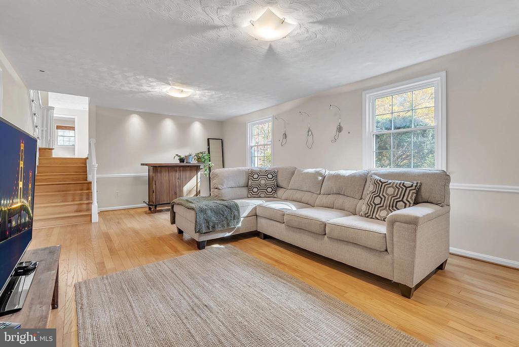 2124 EDGEWATER PARKWAY