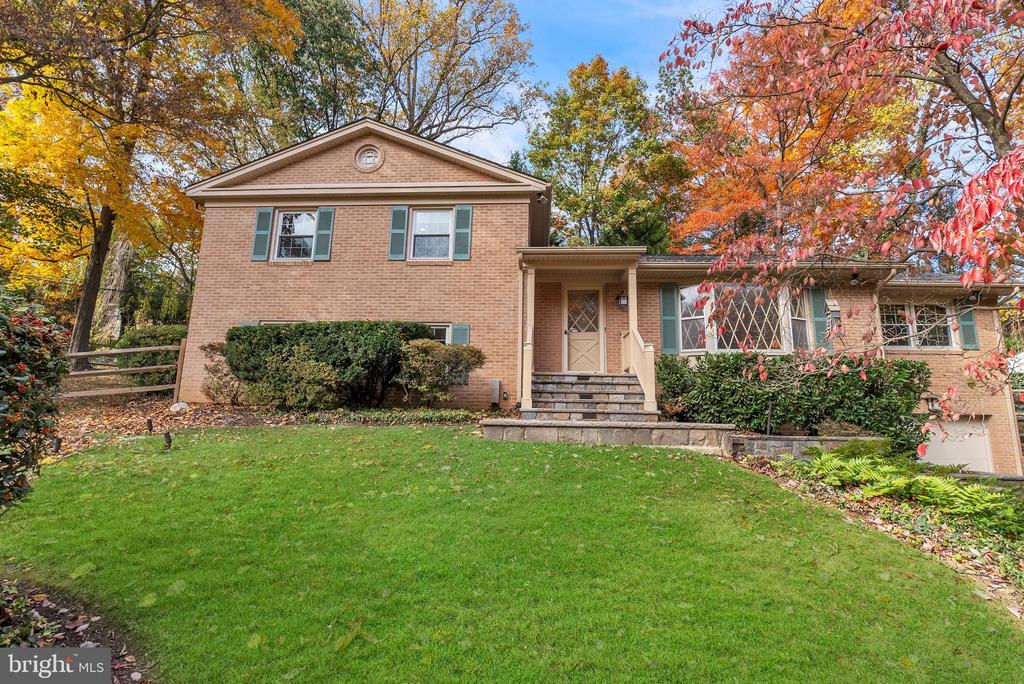 2124 EDGEWATER PARKWAY