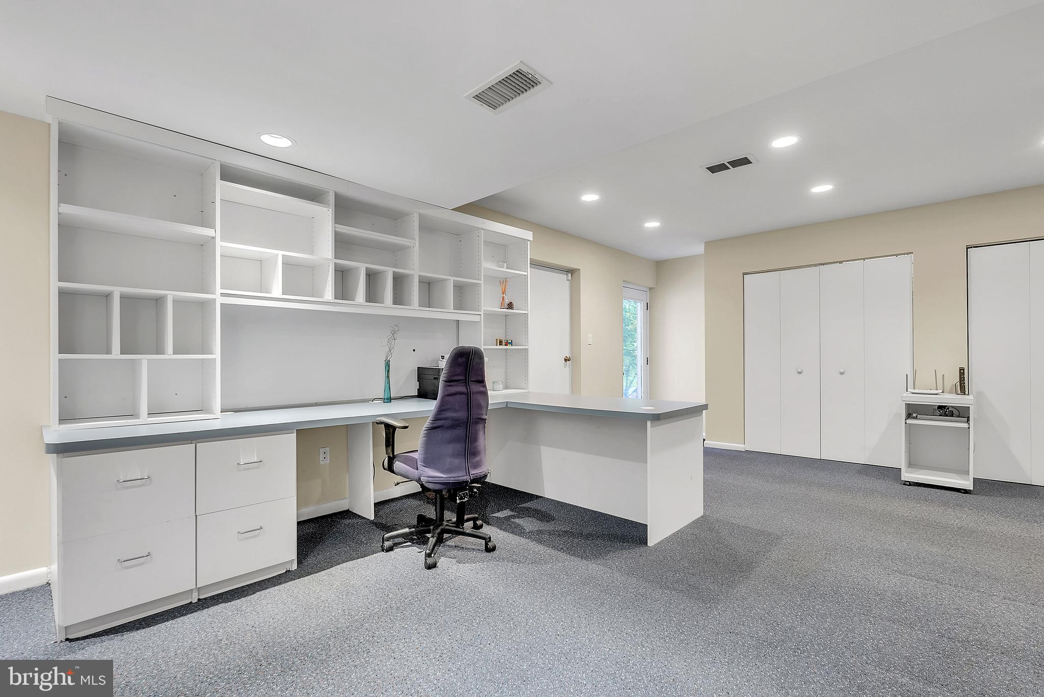 2124 EDGEWATER PARKWAY