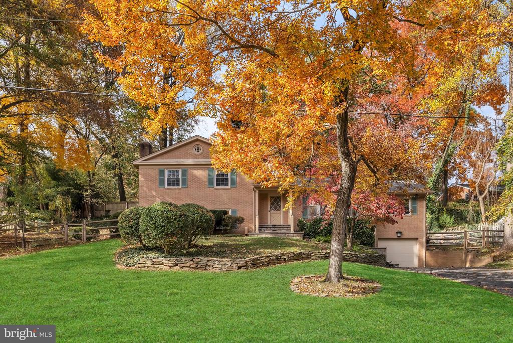 2124 EDGEWATER PARKWAY