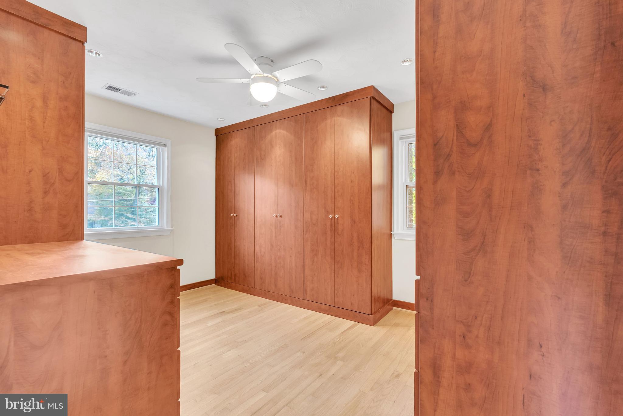 2124 EDGEWATER PARKWAY