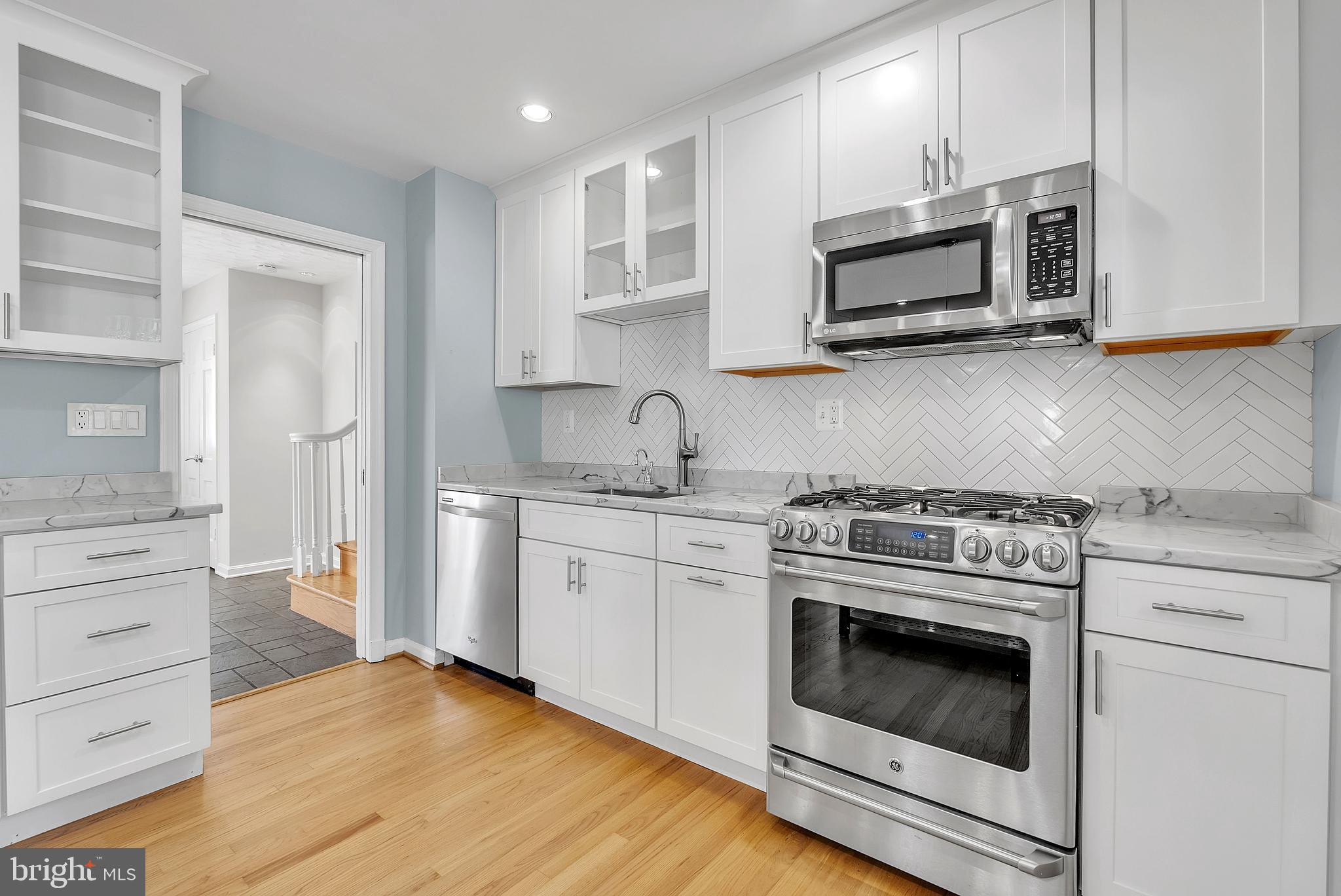 2124 EDGEWATER PARKWAY