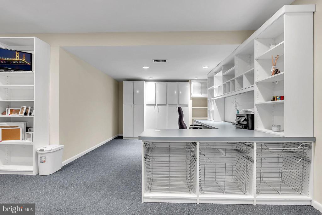 2124 EDGEWATER PARKWAY