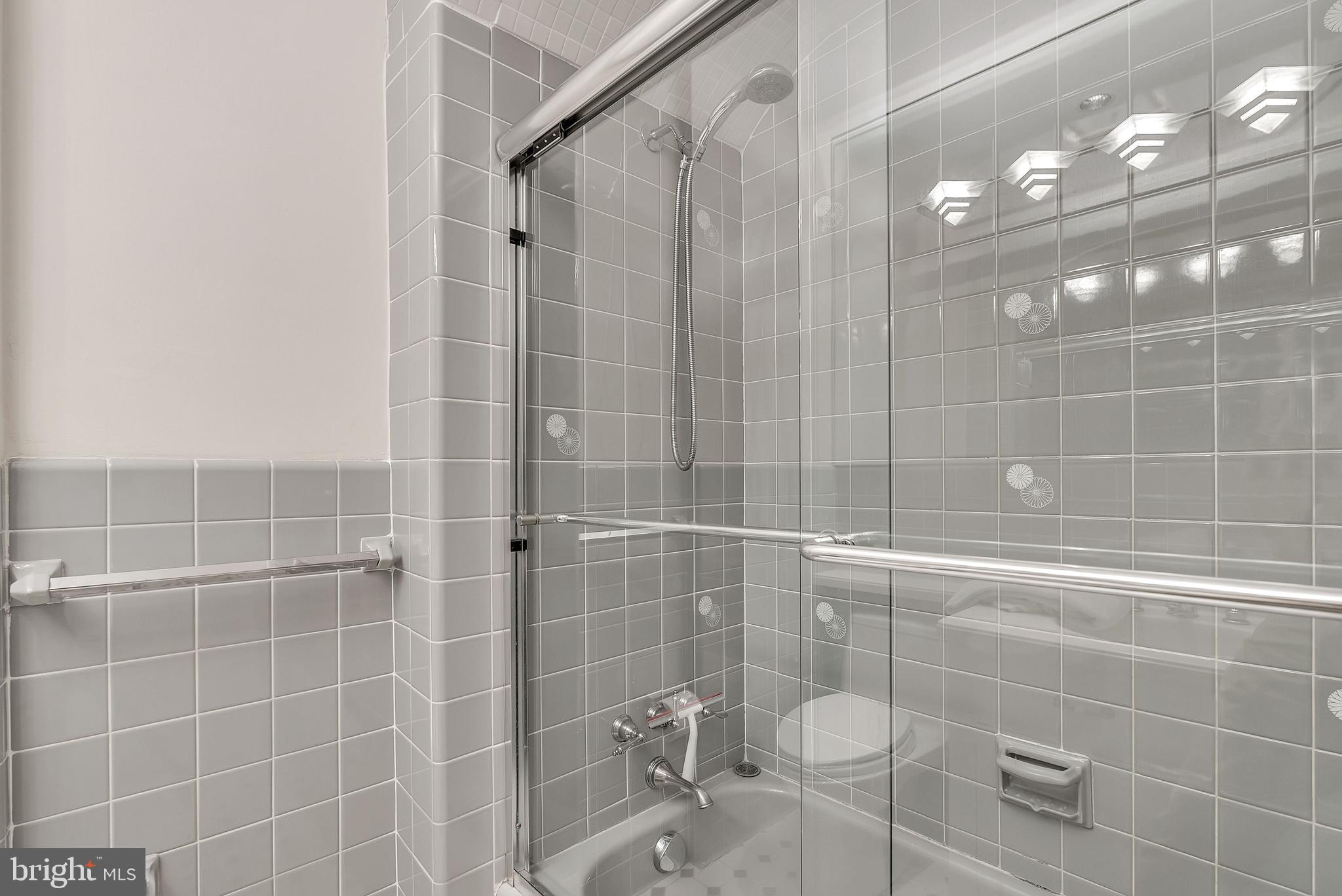 2124 EDGEWATER PARKWAY