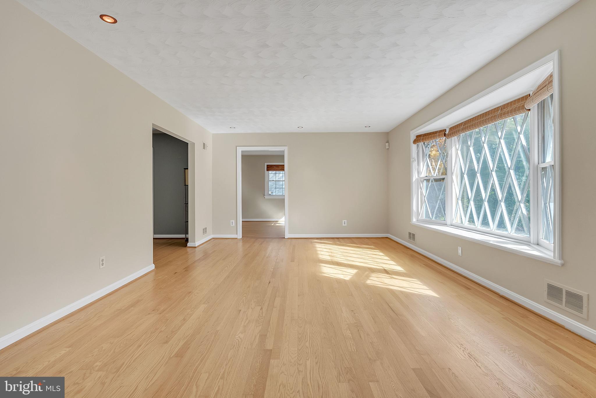 2124 EDGEWATER PARKWAY