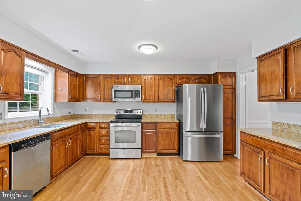 10902 BREWER HOUSE ROAD
