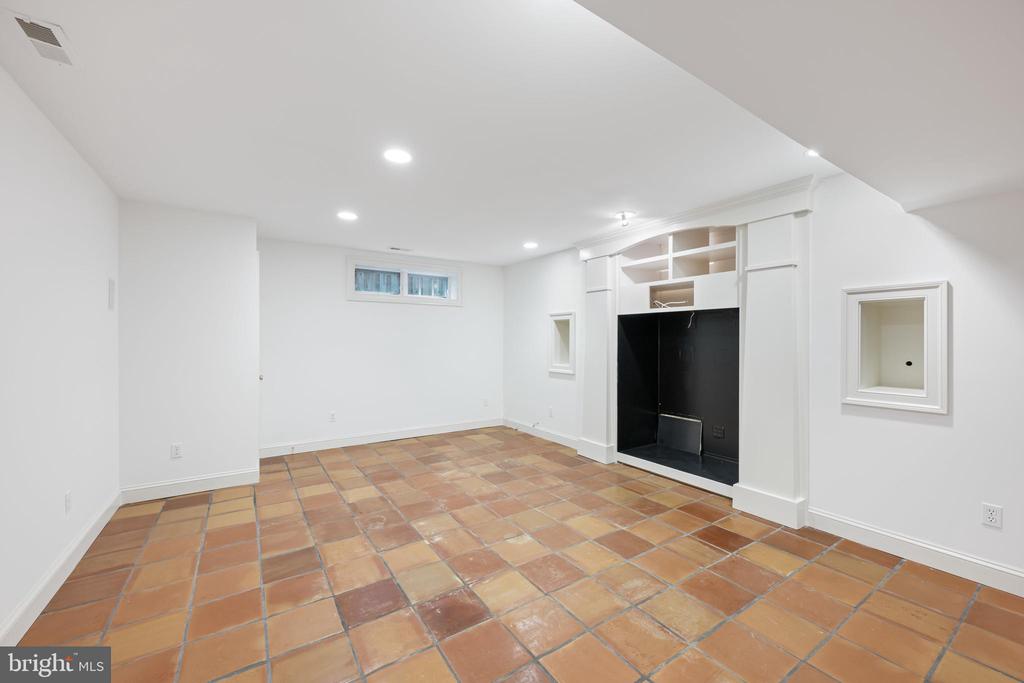 7102 EXETER ROAD