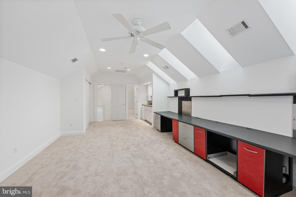 7102 EXETER ROAD