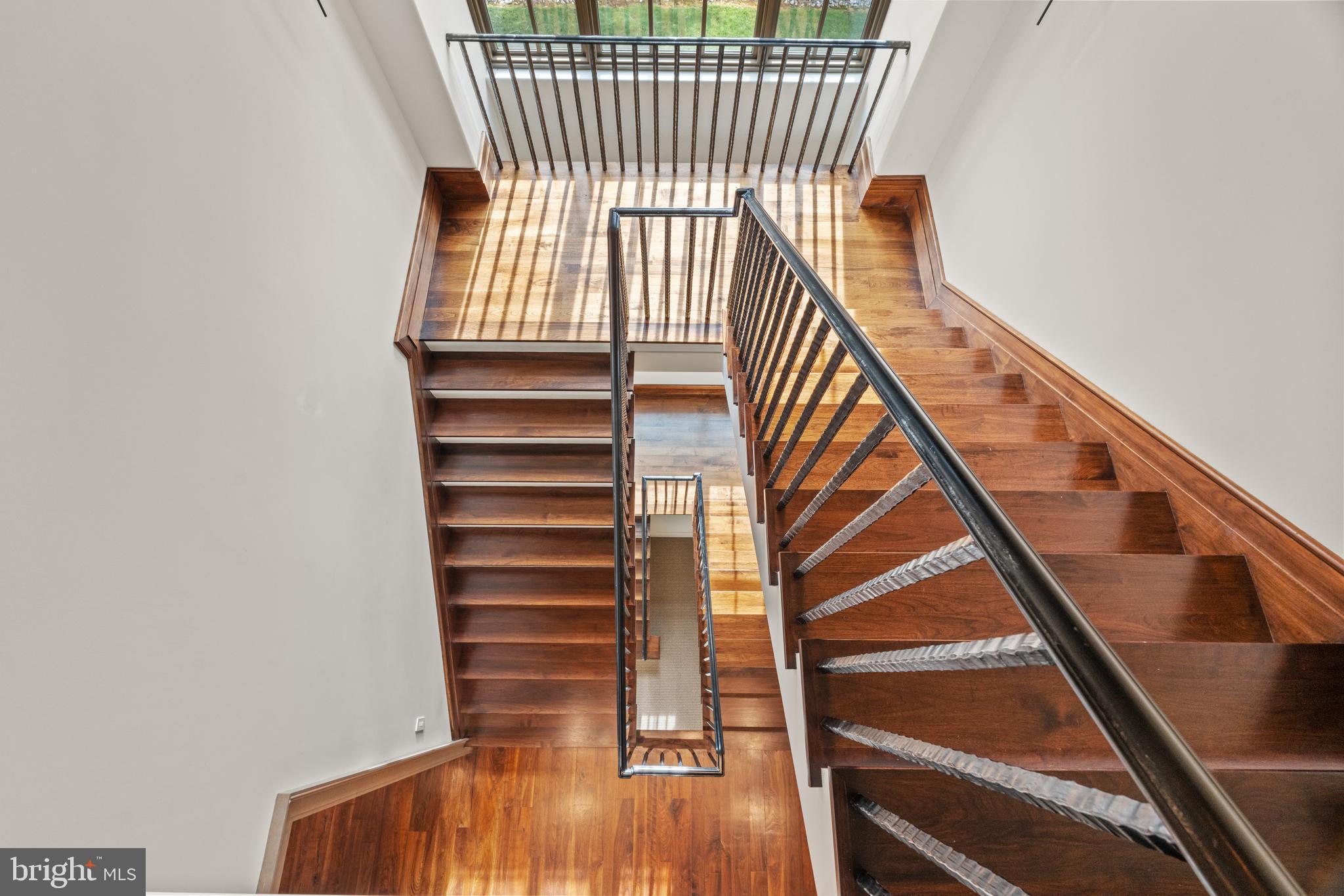 9005 CONGRESSIONAL COURT