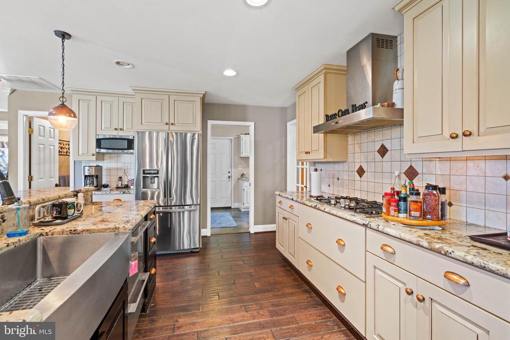 4533 HORNBEAM DRIVE