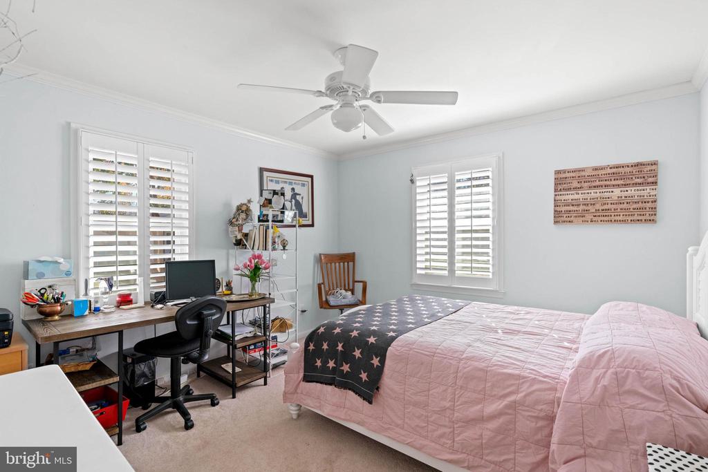 4533 HORNBEAM DRIVE