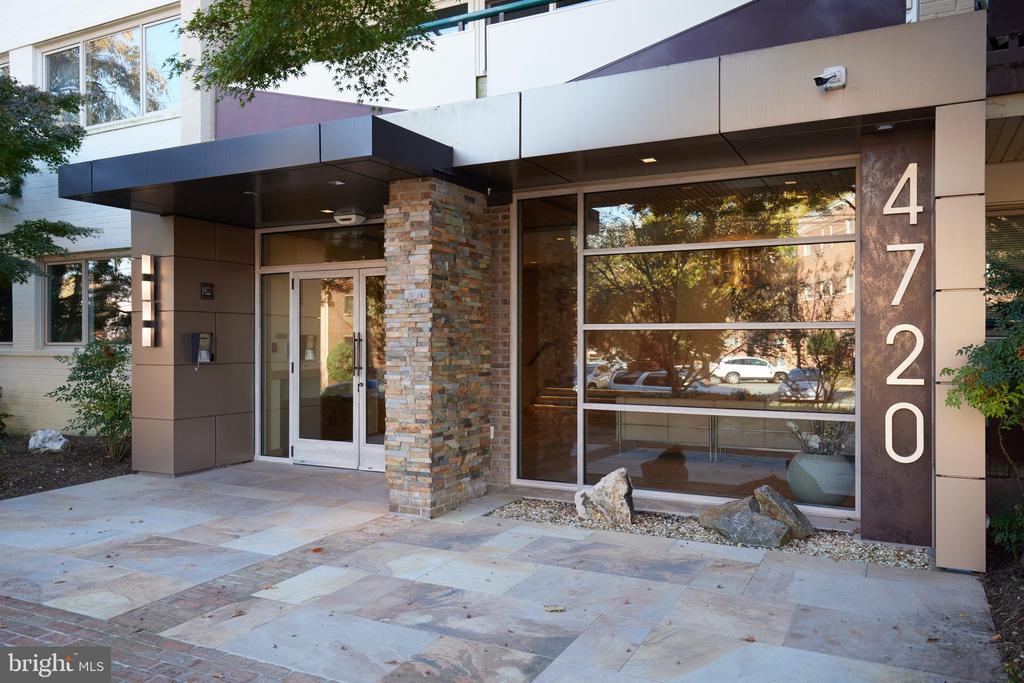 4720 CHEVY CHASE DRIVE 306