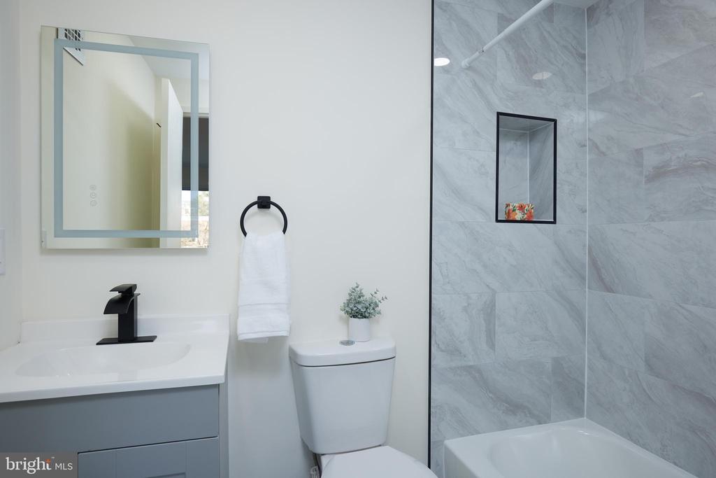 4720 CHEVY CHASE DRIVE 306