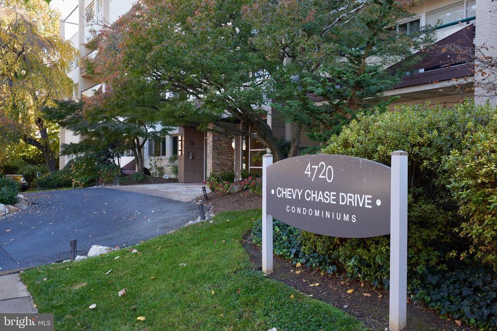 4720 CHEVY CHASE DRIVE 306