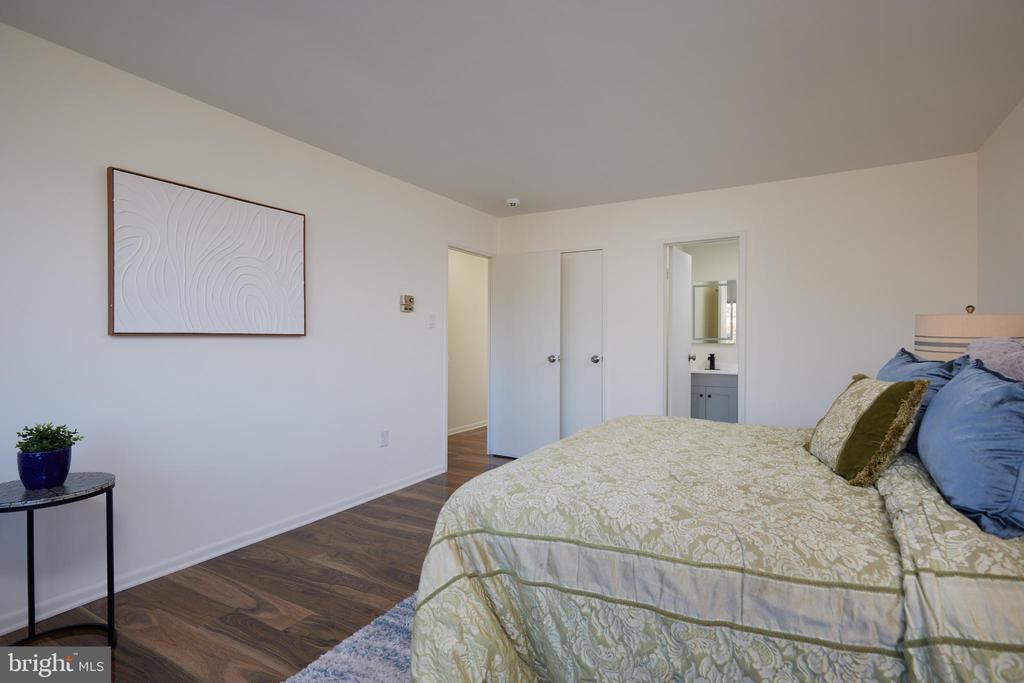 4720 CHEVY CHASE DRIVE 306
