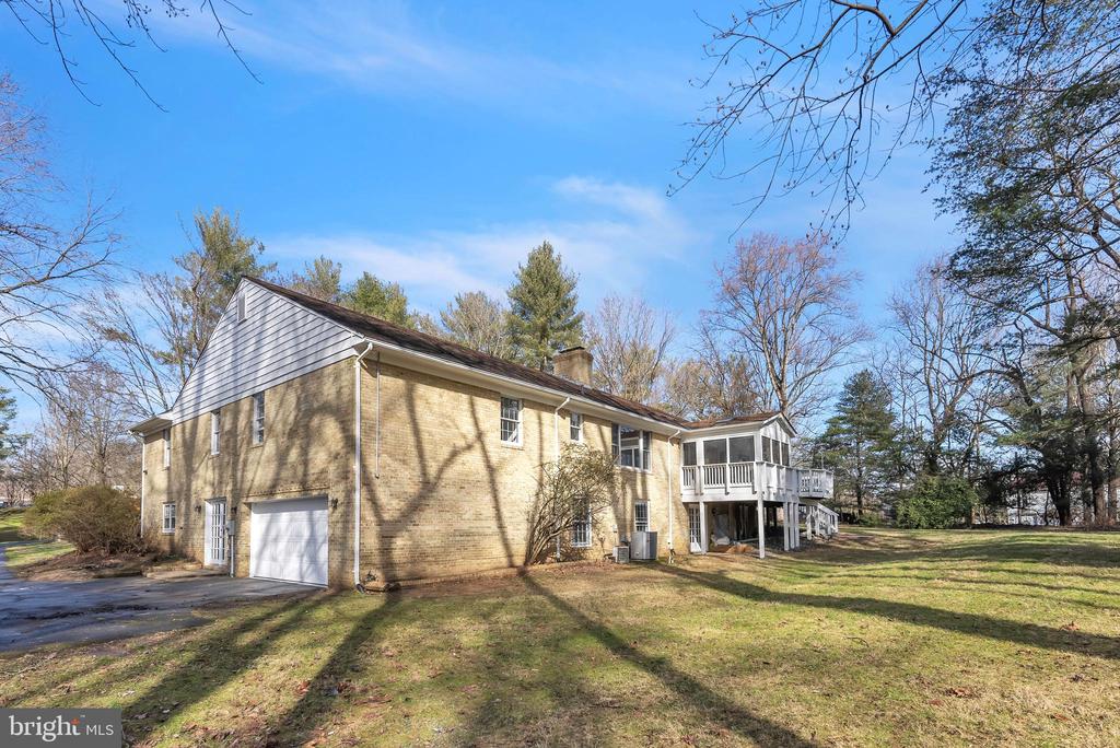 8616 CHATEAU DRIVE