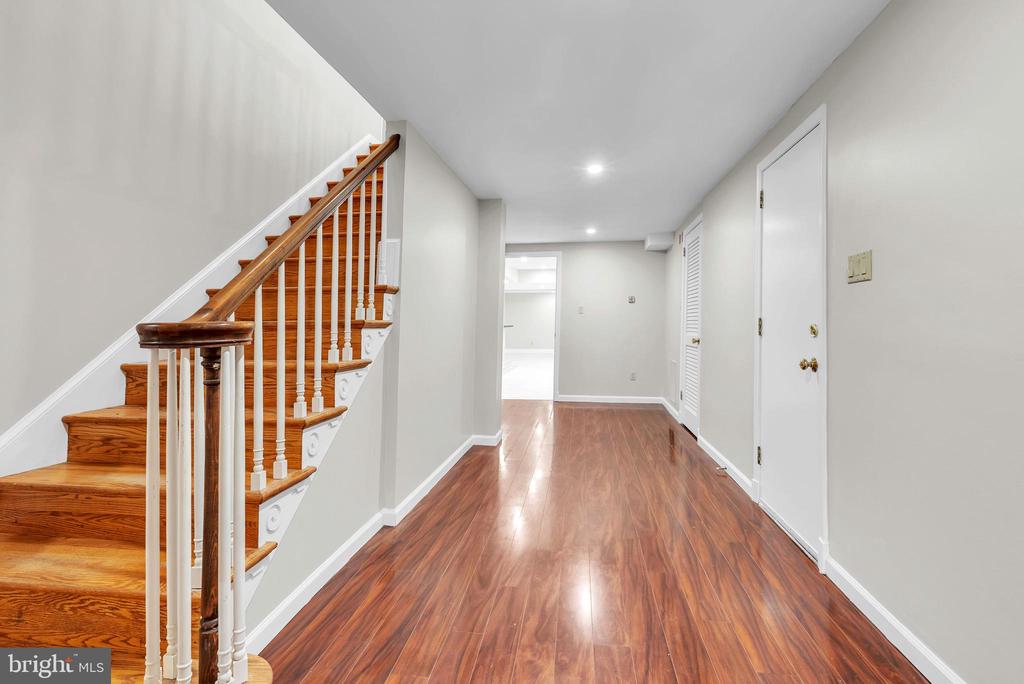 8616 CHATEAU DRIVE