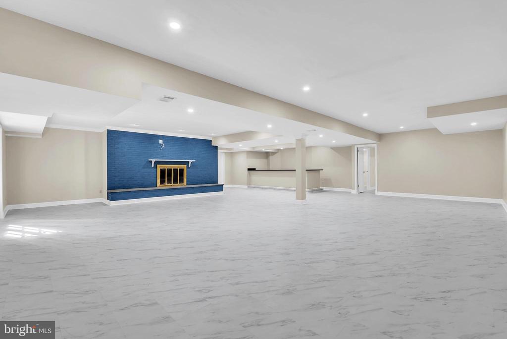 8616 CHATEAU DRIVE