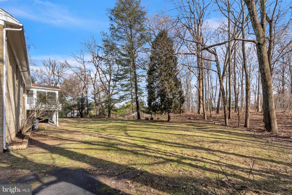 8616 CHATEAU DRIVE