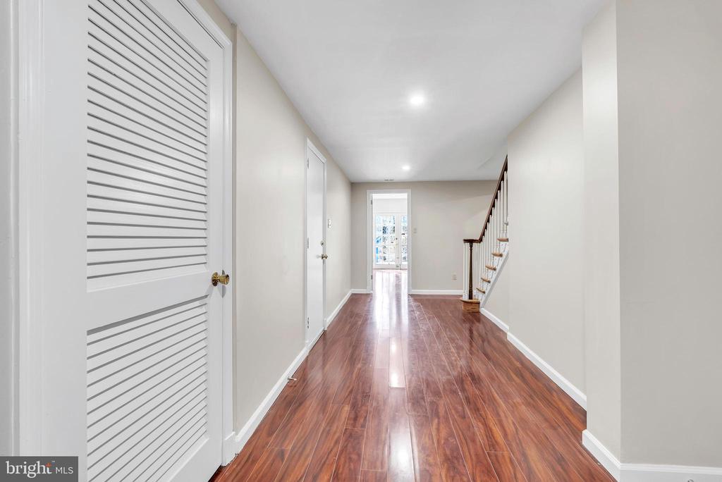 8616 CHATEAU DRIVE
