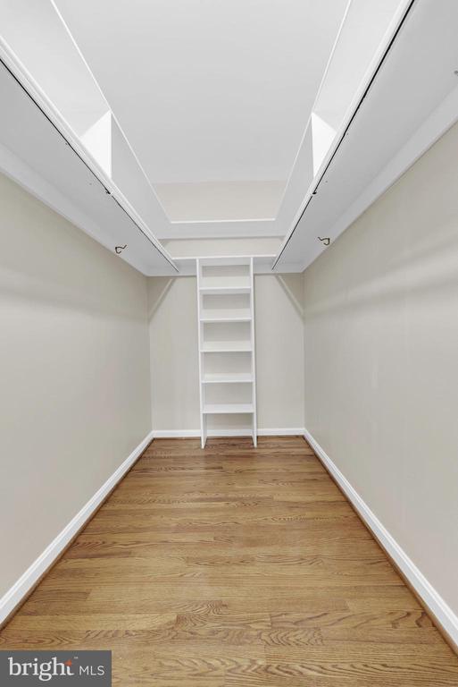 8616 CHATEAU DRIVE