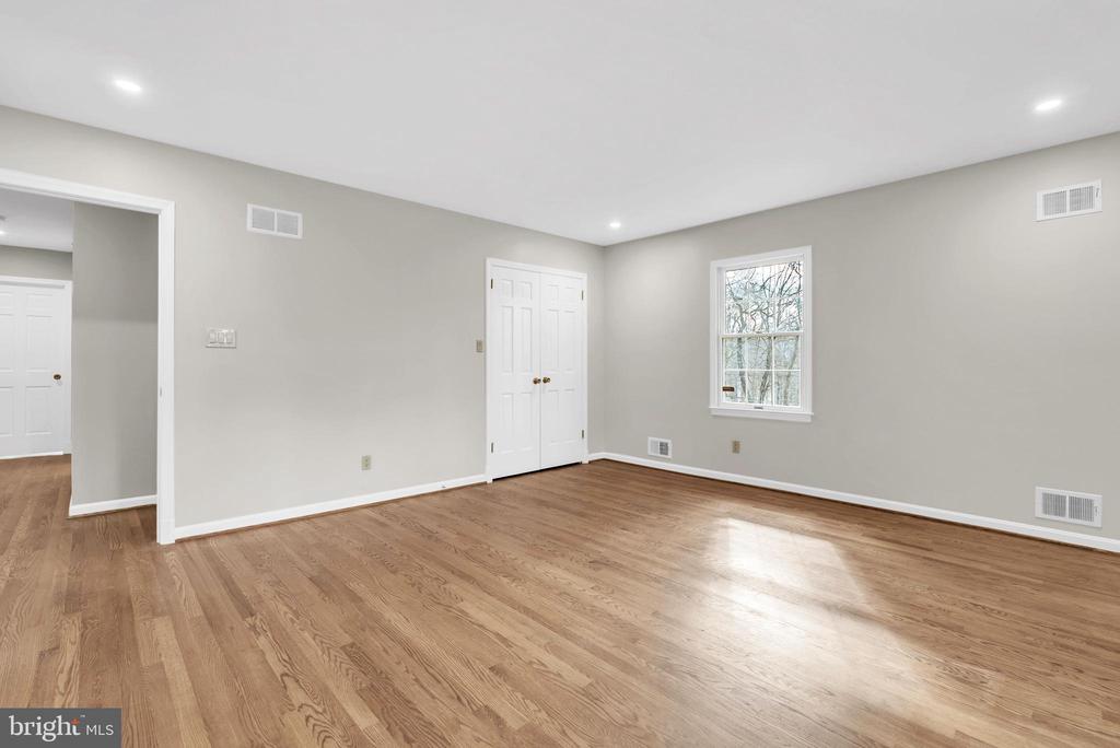 8616 CHATEAU DRIVE