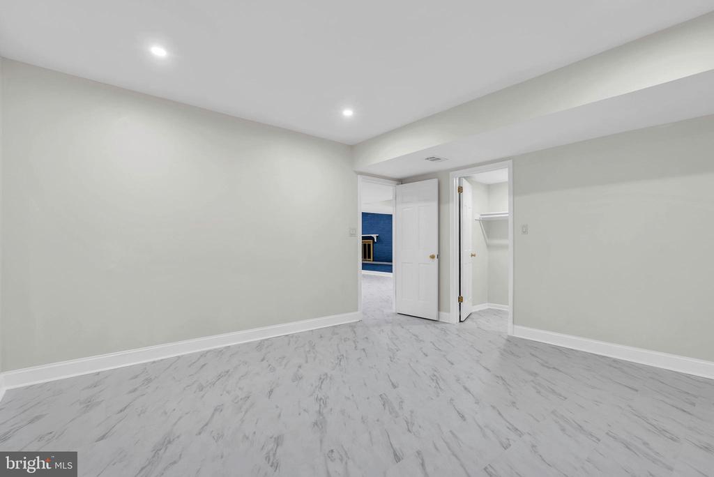 8616 CHATEAU DRIVE