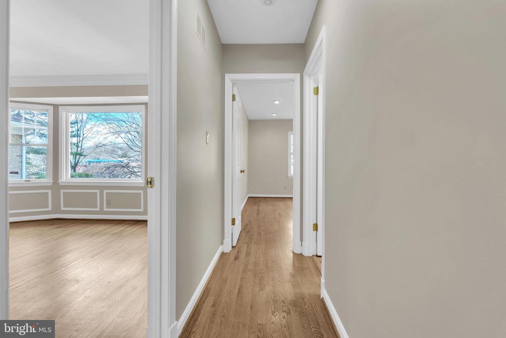 8616 CHATEAU DRIVE