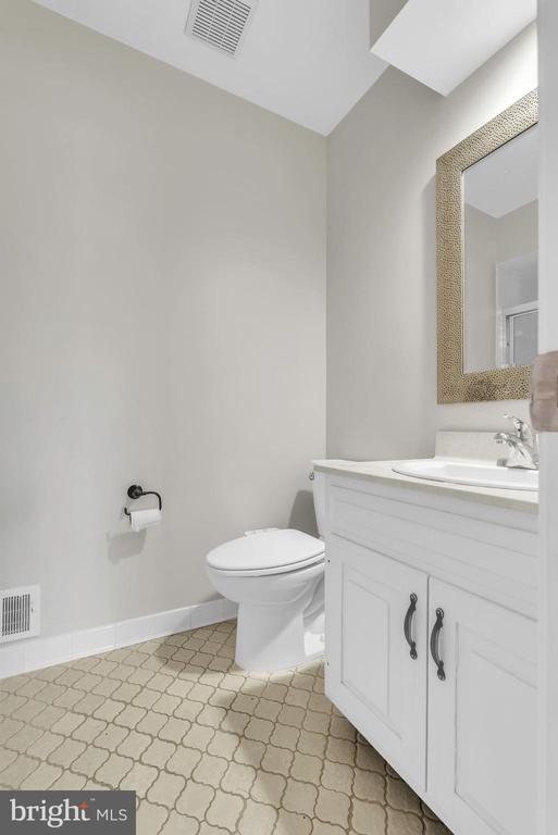 8616 CHATEAU DRIVE