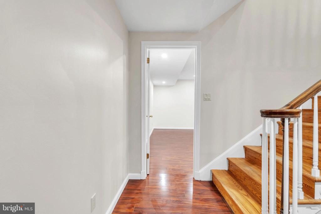 8616 CHATEAU DRIVE