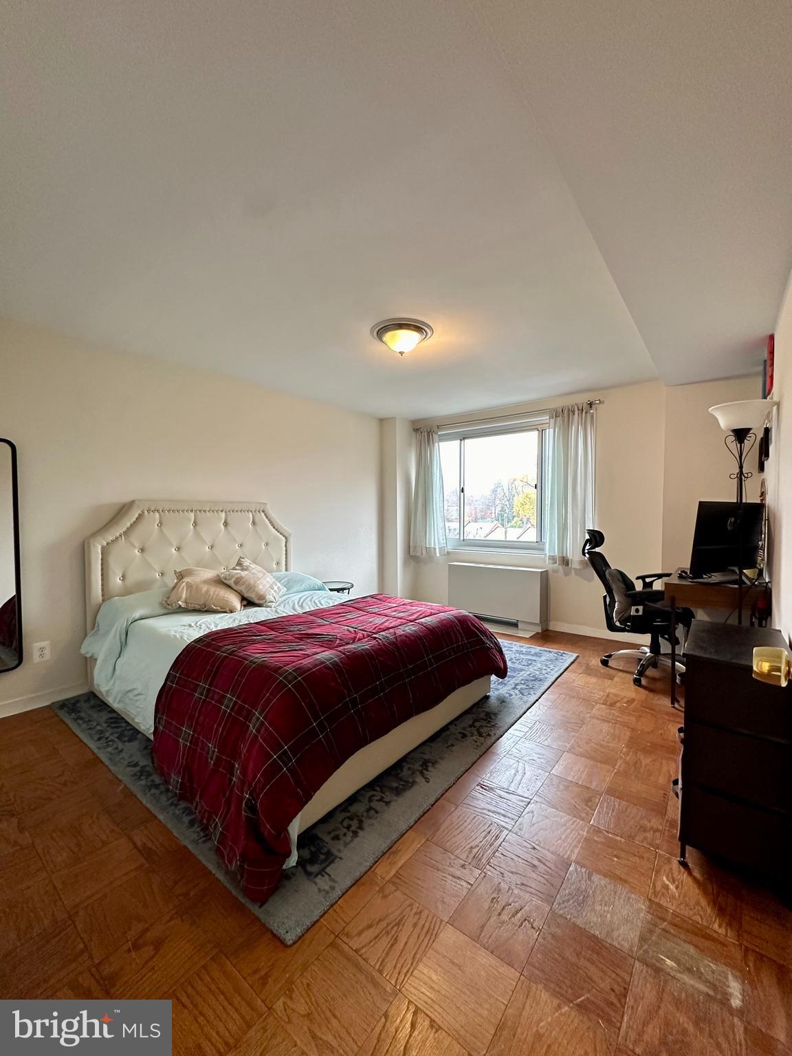 1900 LYTTONSVILLE ROAD 717